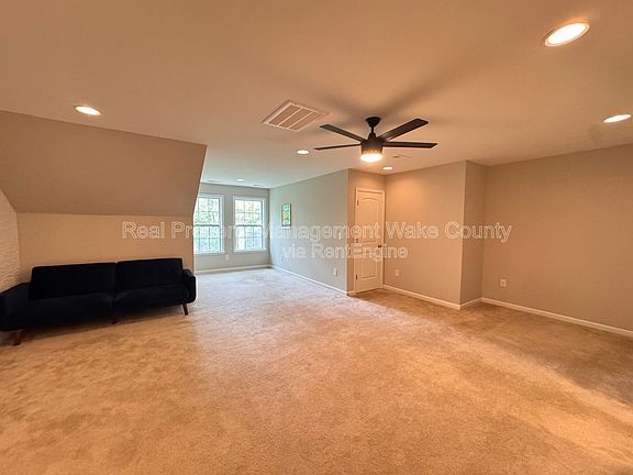 5th image of 166 Gulley Glen Dr
