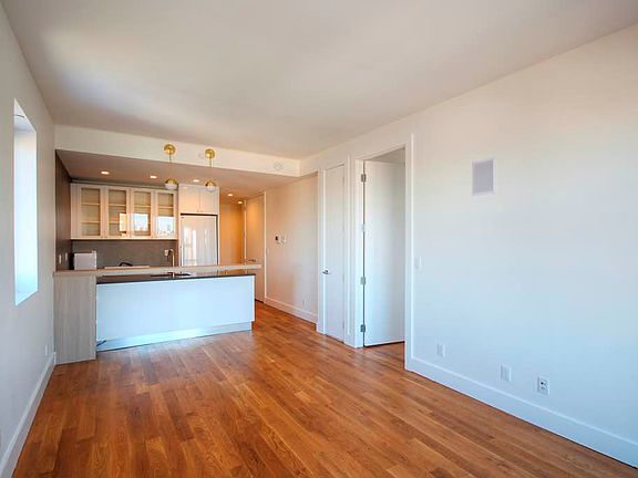 3rd image of 11 Jackson St Unit 5D
