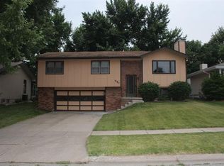 551 W Burt Dr, Lincoln, NE 68521