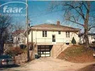 3619 Lakeshore Dr, Lapeer, MI 48446