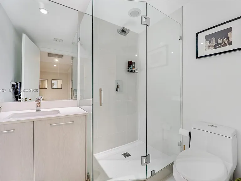 45 SW 9th St #1905 — Photo 9