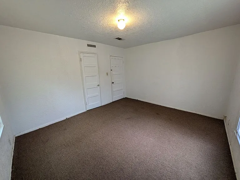2125 Earl St — Photo 11