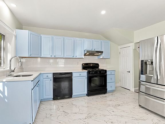2nd image of 105 Reed Ave
