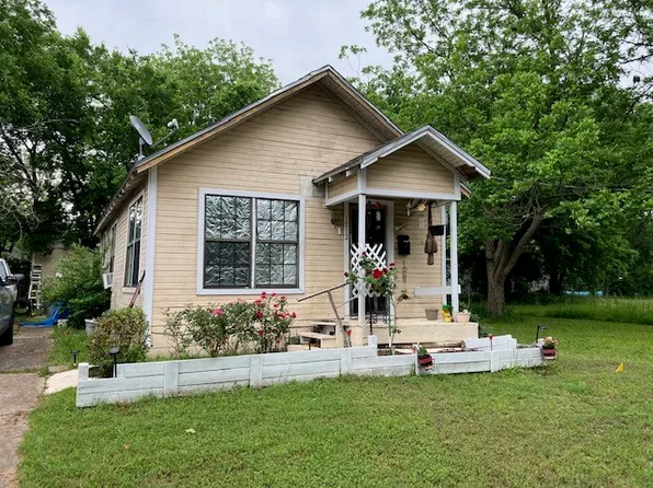 1812 Hickory St, Commerce, TX 75428