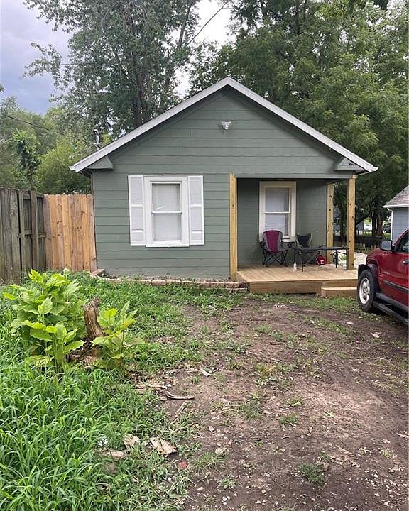 1st image of 1537 S Willow Ave