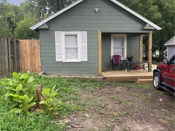 1537 S Willow Ave, Independence, MO 64052