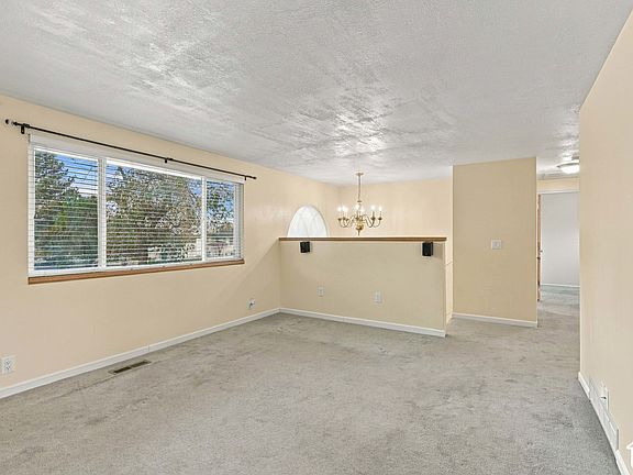 5th image of 1127 E Electra Ln S