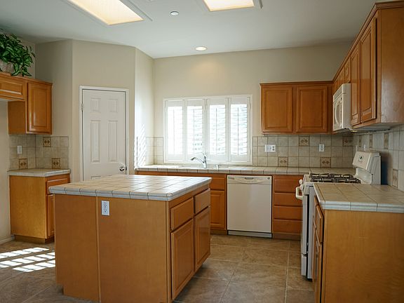 5th image of 1330 Vista Sol