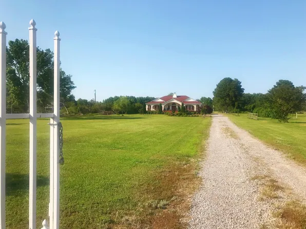 1316 Shipps Cabin Rd, Virginia Beach, VA 23457