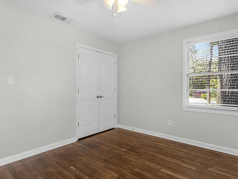 2114 E 62nd St — Photo 22
