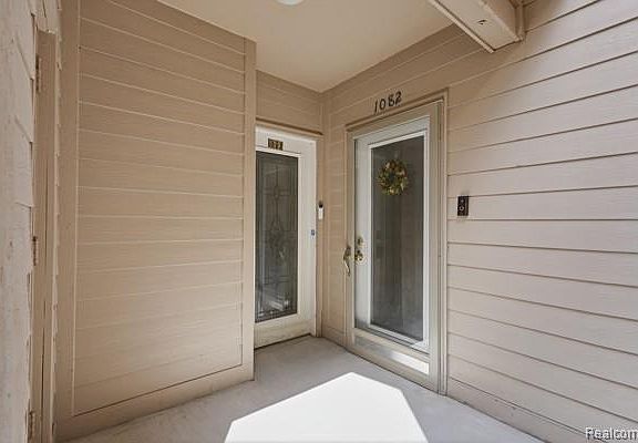 4th image of 1086 York St