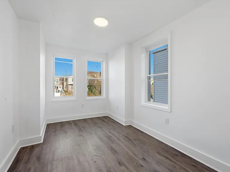2806 Boudinot St — Photo 3