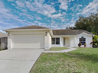 2698 Lake Jackson Cir, Apopka, FL 32703