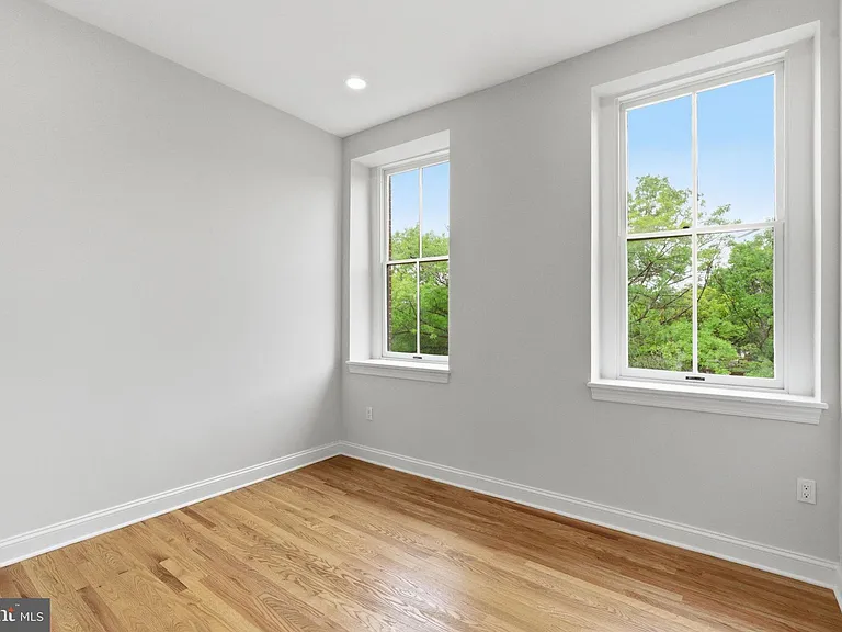 337 S Fremont Ave — Photo 9