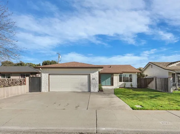 2127 Oxford Way, Lodi, CA 95242