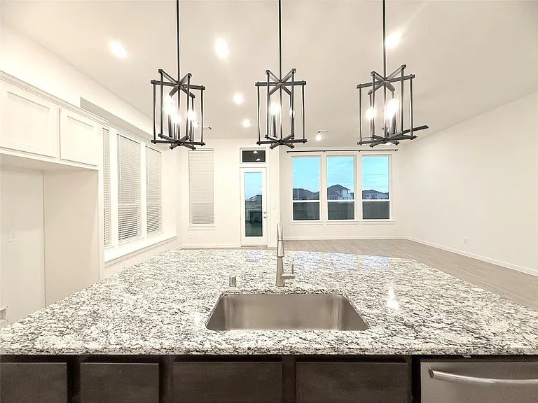 31207 Firefly Meadow Cir — Photo 7