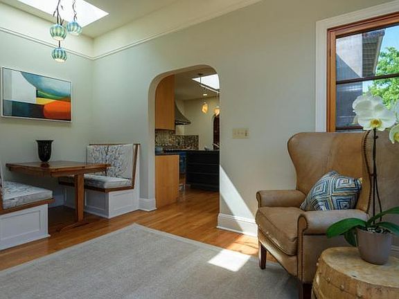 5th image of 2661 Waverley St