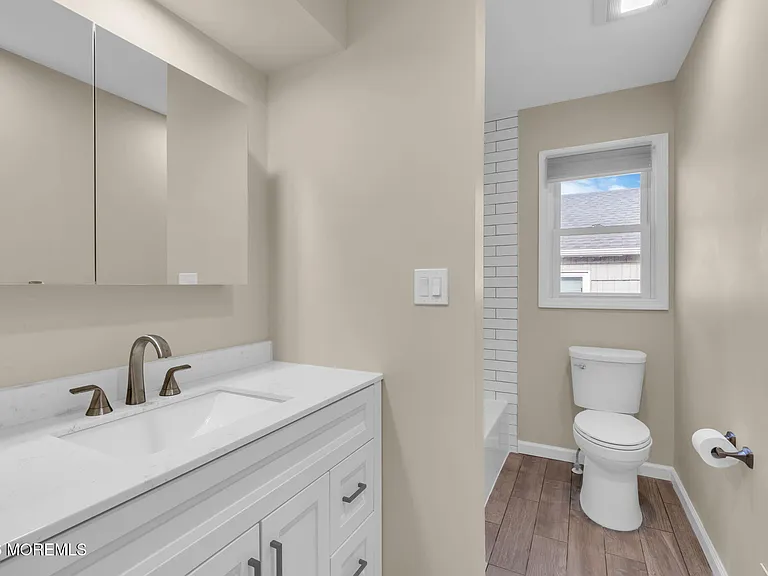 404 9th Ave #UPPER — Photo 22