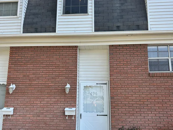 696 E Williamsburg Park Cir, Sandy, UT 84070
