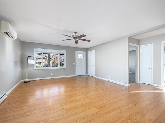 3rd image of 1105 Sanford Ave
