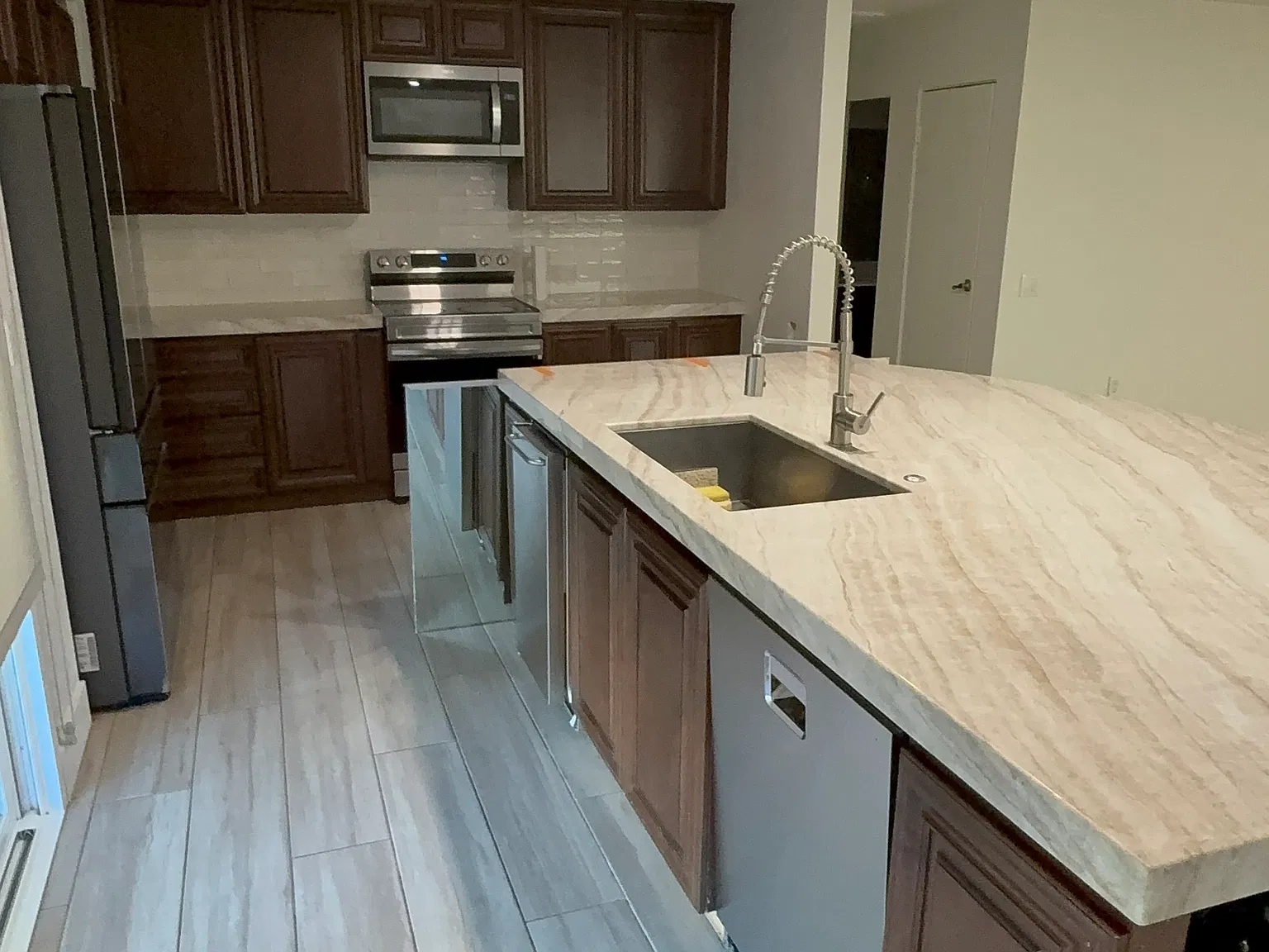 3 bed, 1439 sqft, $3,000 — Photo 3