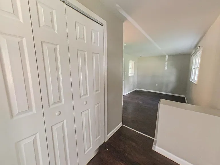 1811 Woodmere Dr — Photo 5