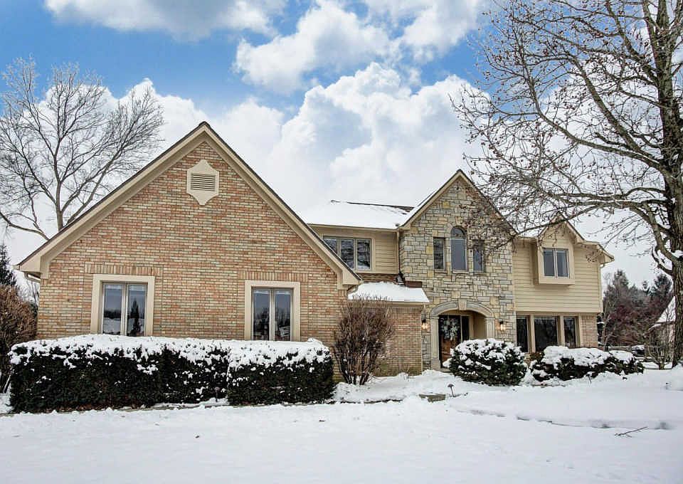 1st image of 230 Thornbury Ln