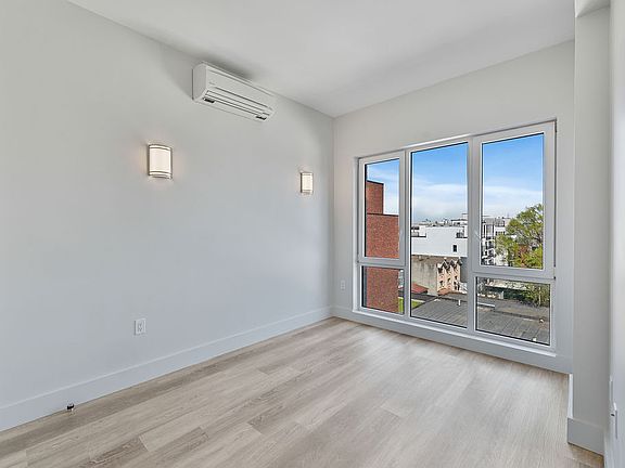 4th image of 2605 Snyder Ave #3L