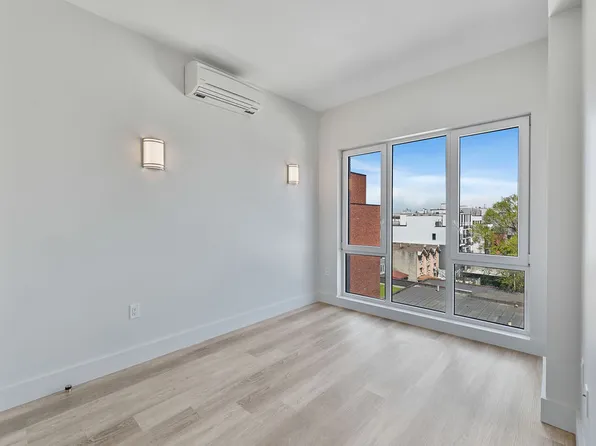 2605 Snyder Avenue image 12 of 26