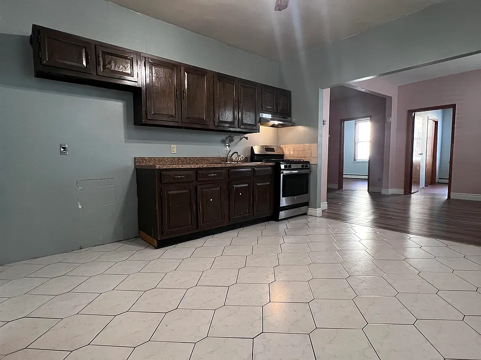 407 Kennedy Blvd #1R