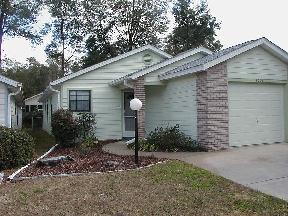 1st image of 2211 NE 40th Ave