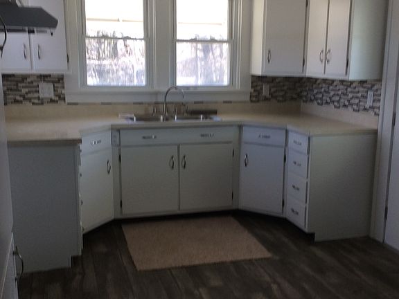 2nd image of 182 W Park Dr
