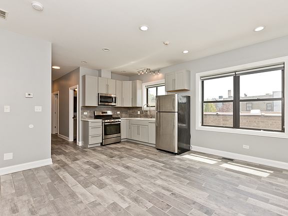 2nd image of 3813 N Cicero Ave #2