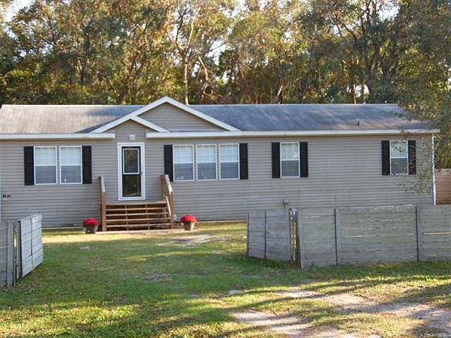 1st image of 377 Lakeshore Dr