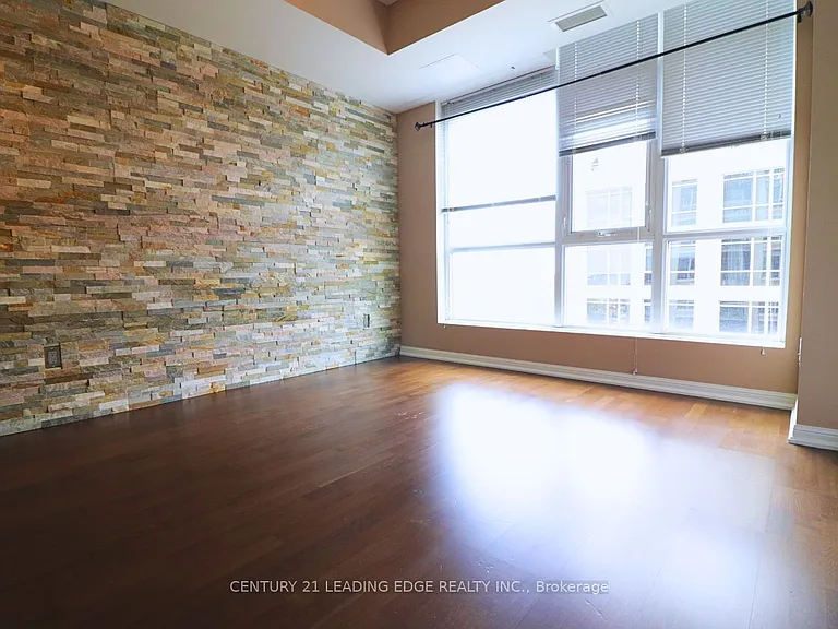 21 Grand Magazine St #804 — Photo 5