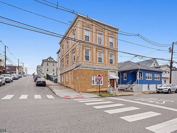3rd image of 83 Westminster Pl