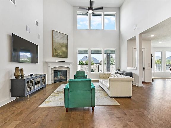 2nd image of 28330 Vineyard Terrace Ln