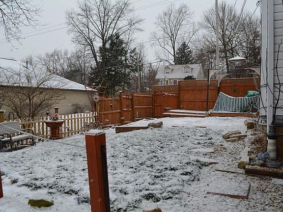 5th image of 28 Portage Lakes Dr