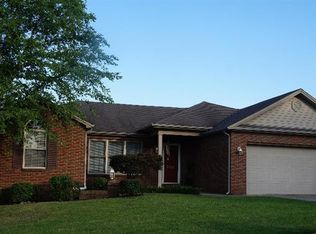 205 Honeysuckle Ct, Winchester, KY 40391