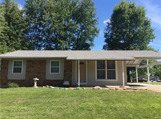 804 Countryside Dr, Troy, MO 63379