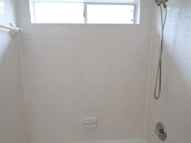 23822 Hopewell Dr — Photo 35