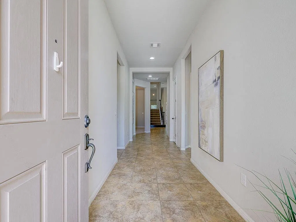 4 bed, 3.0 bath, 3210 sqft, $2,850 — Photo 3