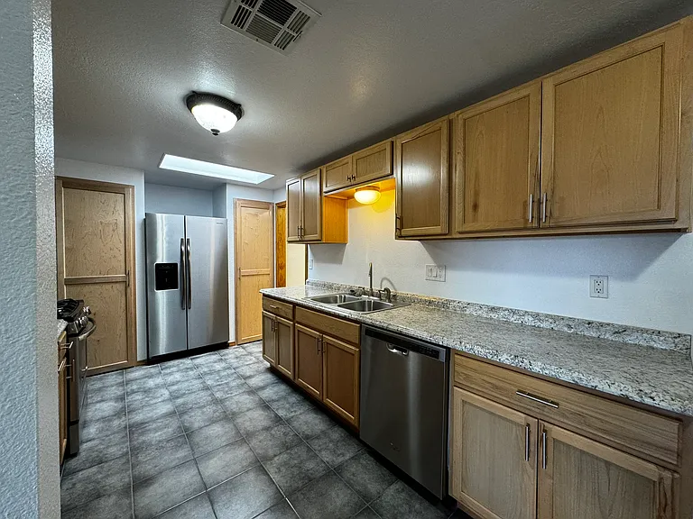 908 Faye Pl NE — Photo 7