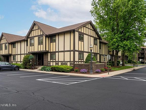 3rd image of 12 Elmwood Park Dr #A