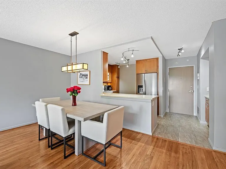 340 Sunset Dr #401 — Photo 3