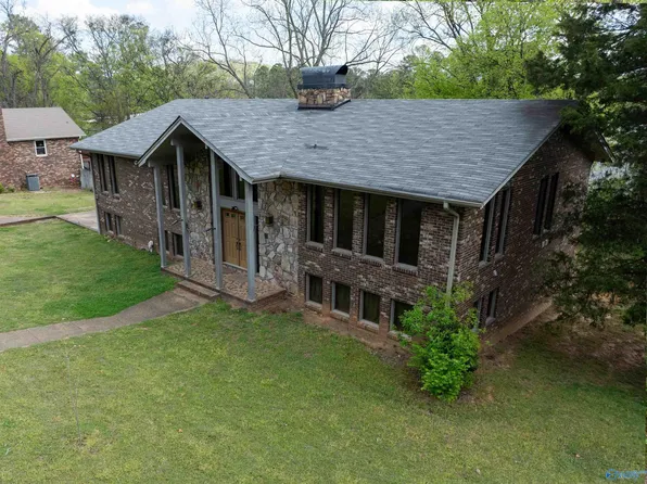 12021 Bell Mountain Dr SW, Huntsville, AL 35803