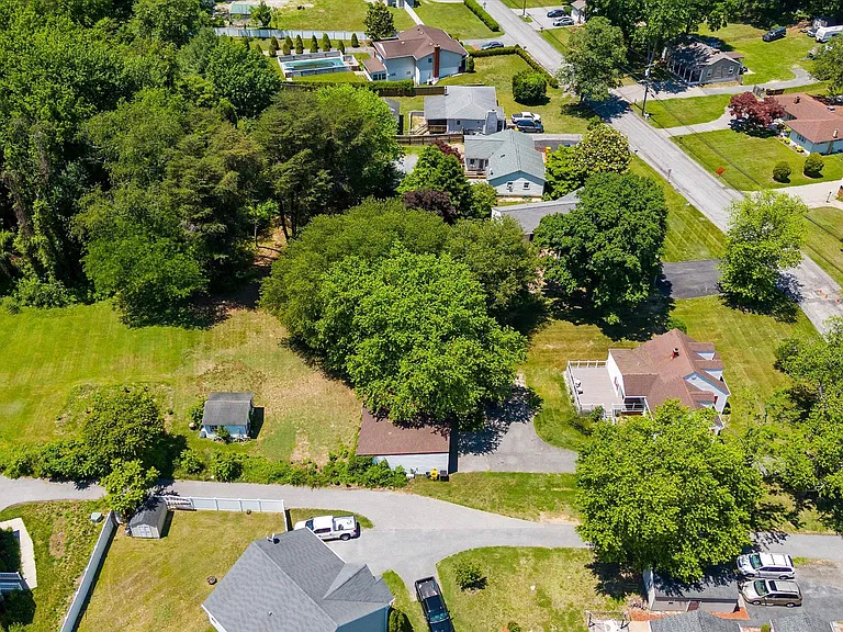 161 Margate Dr — Photo 11