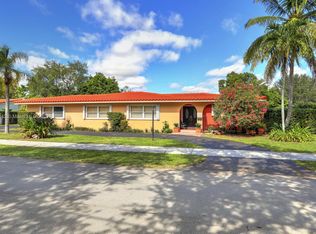 9245 SW 90th St, Miami, FL 33176