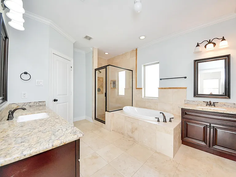 11045 Upland Forest Dr — Photo 23