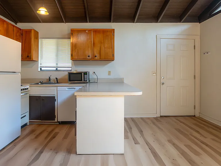 1327 Linda Ann Dr #C — Photo 3